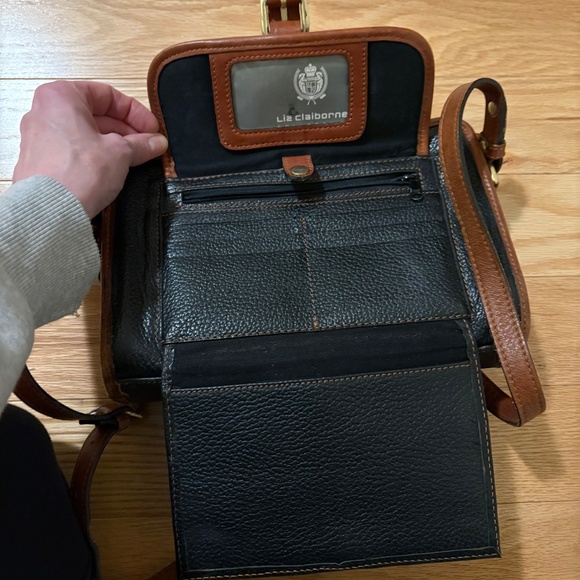 Vintage Liz Claiborne leather shoulder cross body bag - Picture 8 of 8